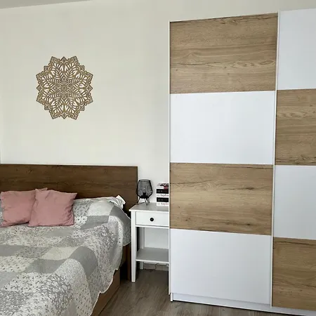 Apartament Sunny Minimalistic Flat Near Metro Opatov Praga Zewnętrze zdjęcie